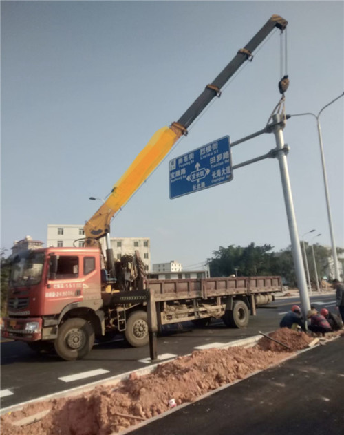 木兰县设备吊装租赁吊车要用多大吊车